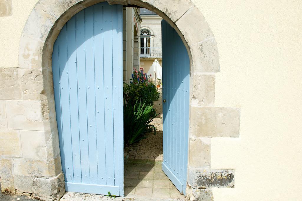 La Roseraie Neuville-de-Poitou Exterior photo