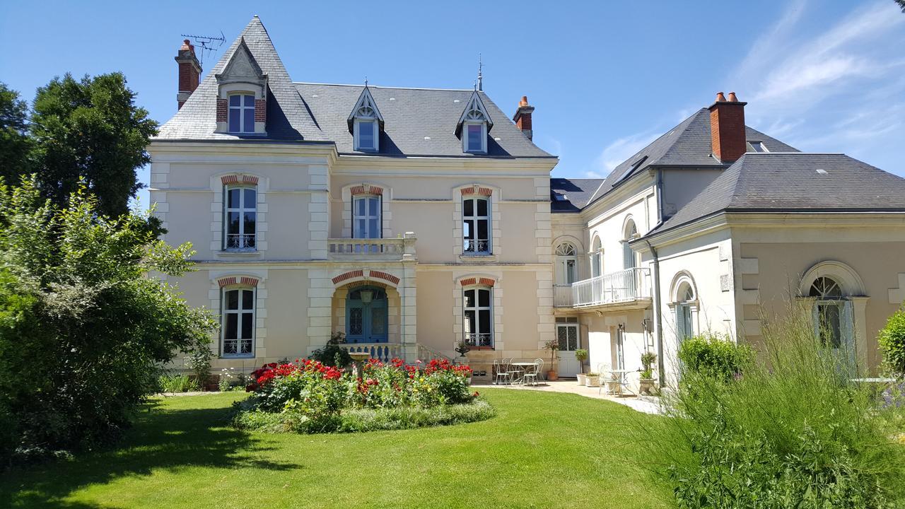 La Roseraie Neuville-de-Poitou Exterior photo